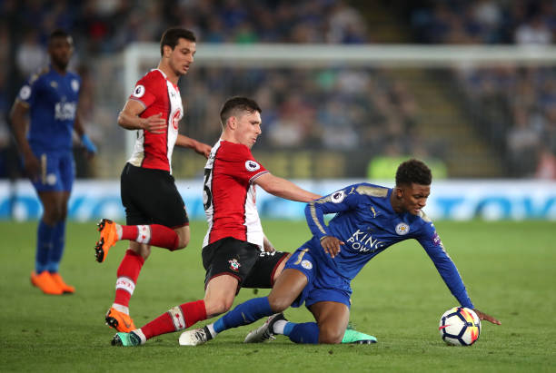 望借助美国 望借助美国